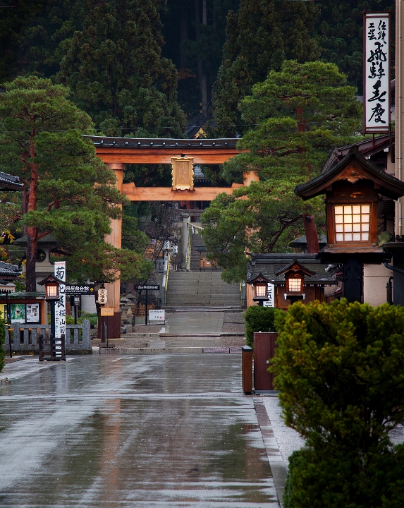 Takayama-Rainy Street 11-0860.jpg